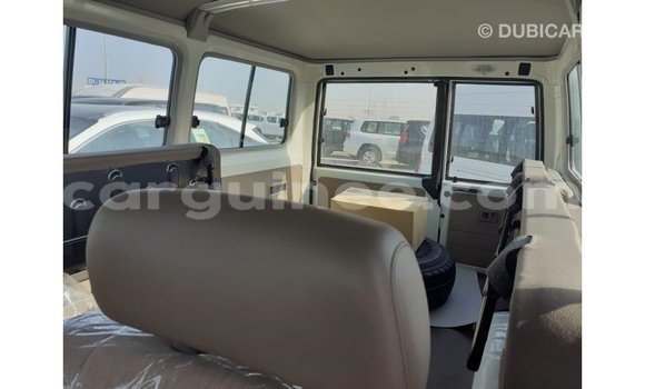 Buy Import Toyota Land Cruiser White Car in Import - Dubai in Conakry Buy Import Toyota Land Cruiser White Car in Import - Dubai in Conakry