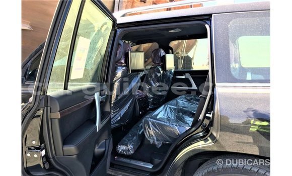 Buy Import Toyota Land Cruiser Black Car in Import - Dubai in Conakry Buy Import Toyota Land Cruiser Black Car in Import - Dubai in Conakry