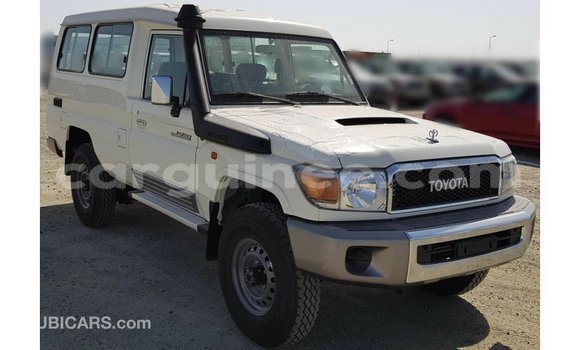 Buy Import Toyota Land Cruiser White Car in Import - Dubai in Conakry Buy Import Toyota Land Cruiser White Car in Import - Dubai in Conakry