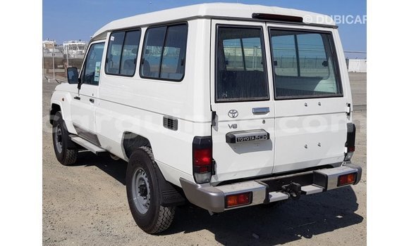 Buy Import Toyota Land Cruiser White Car in Import - Dubai in Conakry Buy Import Toyota Land Cruiser White Car in Import - Dubai in Conakry