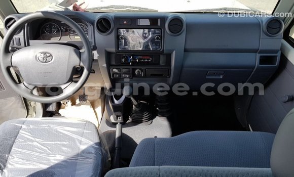 Buy Import Toyota Land Cruiser White Car in Import - Dubai in Conakry Buy Import Toyota Land Cruiser White Car in Import - Dubai in Conakry