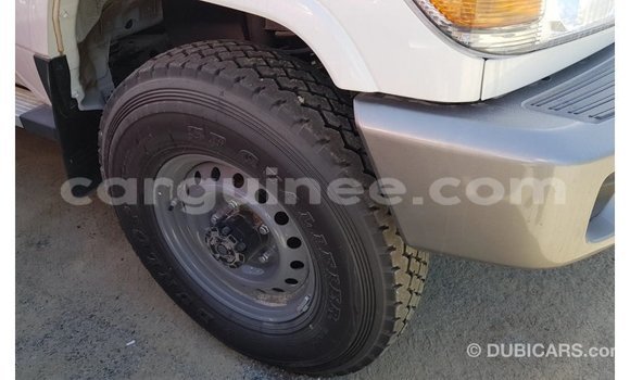 Buy Import Toyota Land Cruiser White Car in Import - Dubai in Conakry Buy Import Toyota Land Cruiser White Car in Import - Dubai in Conakry