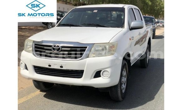 Buy Import Toyota Hilux White Car in Import - Dubai in Conakry