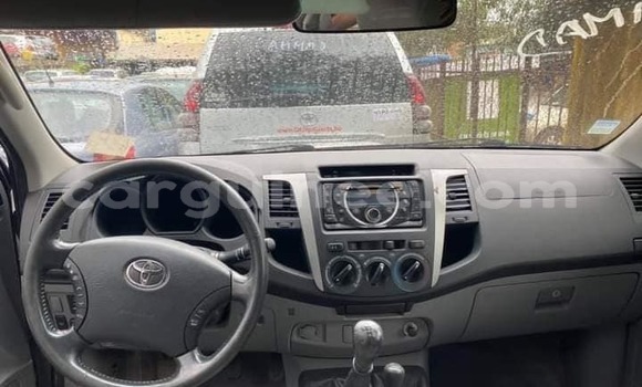 Buy Used Toyota Hilux Silver Car in Conakry in Conakry Buy Used Toyota Hilux Silver Car in Conakry in Conakry