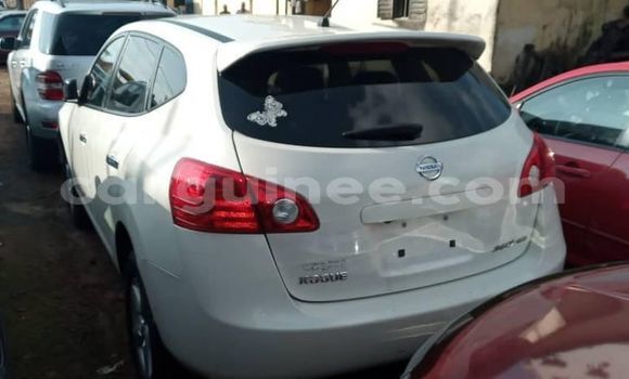 Buy Used Nissan Rogue White Car in Conakry in Conakry Buy Used Nissan Rogue White Car in Conakry in Conakry