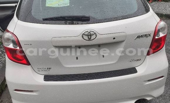 Buy Used Toyota Matrix White Car in Conakry in Conakry Buy Used Toyota Matrix White Car in Conakry in Conakry