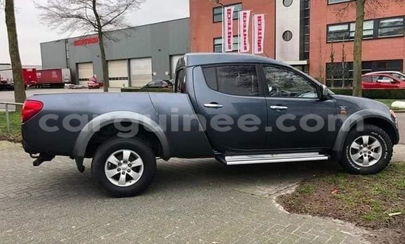 Acheter Occasion Voiture Mitsubishi L200 Bleu à Conakry, Conakry Acheter Occasion Voiture Mitsubishi L200 Bleu à Conakry, Conakry