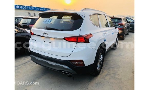 Acheter Import Voiture Hyundai Santa Fe Blanc à Import - Dubai, Conakry Acheter Import Voiture Hyundai Santa Fe Blanc à Import - Dubai, Conakry
