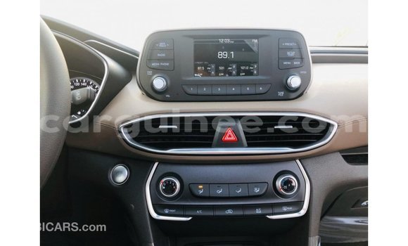 Acheter Import Voiture Hyundai Santa Fe Blanc à Import - Dubai, Conakry Acheter Import Voiture Hyundai Santa Fe Blanc à Import - Dubai, Conakry