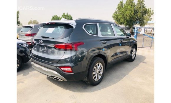 Buy Import Hyundai Santa Fe Green Car in Import - Dubai in Conakry Buy Import Hyundai Santa Fe Green Car in Import - Dubai in Conakry