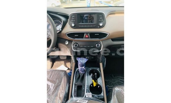 Buy Import Hyundai Santa Fe Green Car in Import - Dubai in Conakry Buy Import Hyundai Santa Fe Green Car in Import - Dubai in Conakry