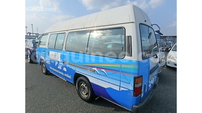 Big with watermark nissan caravan conakry import dubai 6555