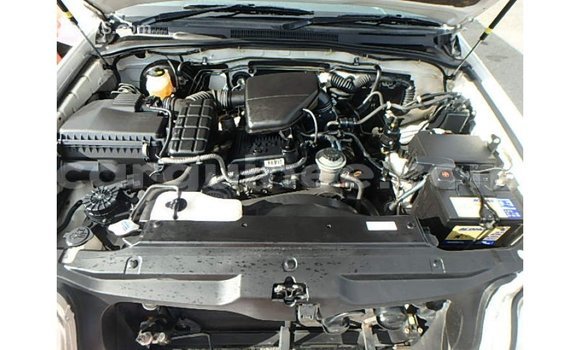 Buy Import Toyota Hilux White Car in Import - Dubai in Conakry Buy Import Toyota Hilux White Car in Import - Dubai in Conakry