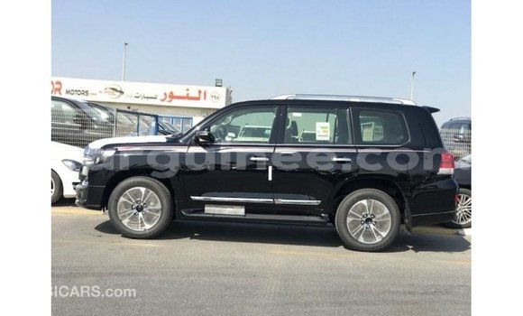 Buy Import Toyota Land Cruiser Black Car in Import - Dubai in Conakry Buy Import Toyota Land Cruiser Black Car in Import - Dubai in Conakry