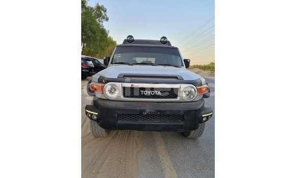 Buy Import Toyota FJ Cruiser Other Car in Import - Dubai in Conakry Buy Import Toyota FJ Cruiser Other Car in Import - Dubai in Conakry