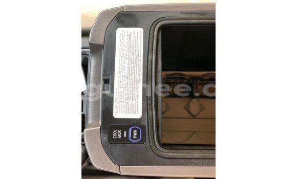Acheter Import Voiture Toyota Prado Blanc à Import - Dubai, Conakry Acheter Import Voiture Toyota Prado Blanc à Import - Dubai, Conakry