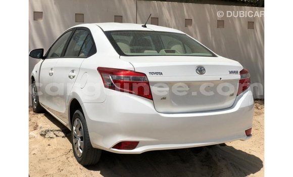 Acheter Import Voiture Toyota Yaris Blanc à Import - Dubai, Conakry Acheter Import Voiture Toyota Yaris Blanc à Import - Dubai, Conakry