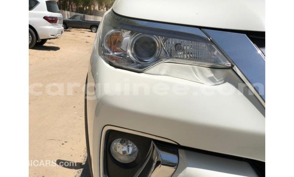 Acheter Import Voiture Toyota Fortuner Blanc à Import - Dubai, Conakry Acheter Import Voiture Toyota Fortuner Blanc à Import - Dubai, Conakry