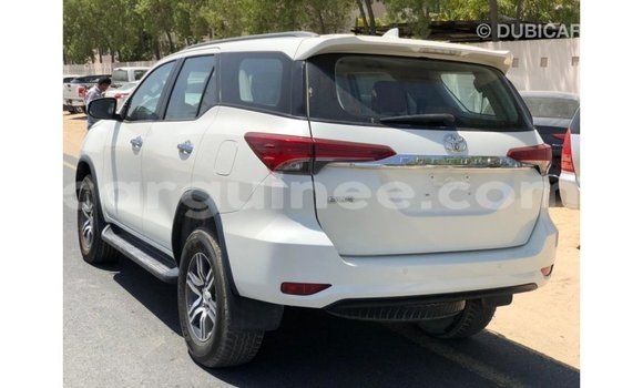 Acheter Import Voiture Toyota Fortuner Blanc à Import - Dubai, Conakry Acheter Import Voiture Toyota Fortuner Blanc à Import - Dubai, Conakry