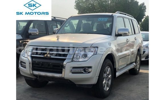 Acheter Import Voiture Mitsubishi Pajero Noir à Import - Dubai, Conakry