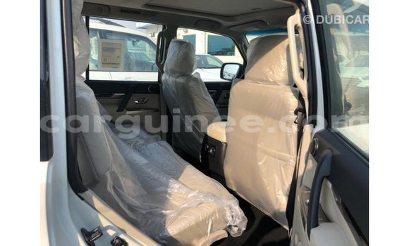 Acheter Import Voiture Mitsubishi Pajero Noir à Import - Dubai, Conakry Acheter Import Voiture Mitsubishi Pajero Noir à Import - Dubai, Conakry