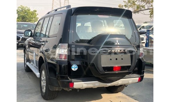 Acheter Import Voiture Mitsubishi Pajero Noir à Import - Dubai, Conakry Acheter Import Voiture Mitsubishi Pajero Noir à Import - Dubai, Conakry