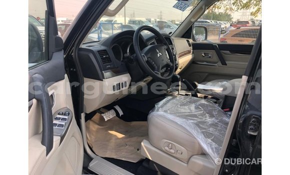 Acheter Import Voiture Mitsubishi Pajero Noir à Import - Dubai, Conakry Acheter Import Voiture Mitsubishi Pajero Noir à Import - Dubai, Conakry