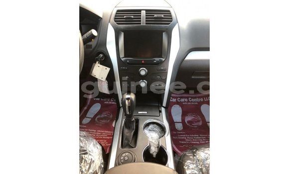 Acheter Import Voiture Ford Explorer Bleu à Import - Dubai, Conakry Acheter Import Voiture Ford Explorer Bleu à Import - Dubai, Conakry