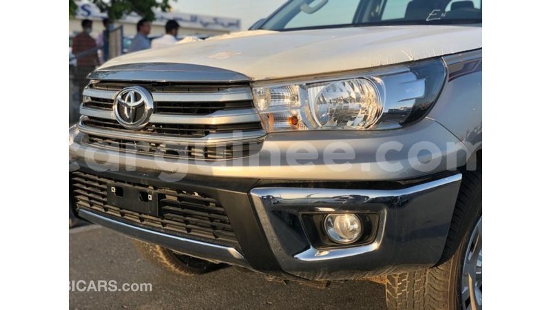 Big with watermark toyota hilux conakry import dubai 6586