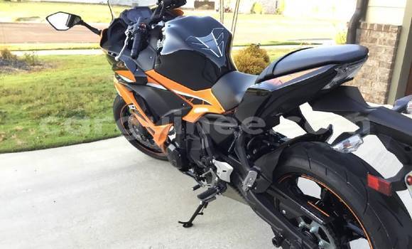 Acheter Occasion Moto Kawasaki Ninja Noir à Conakry, Conakry Acheter Occasion Moto Kawasaki Ninja Noir à Conakry, Conakry