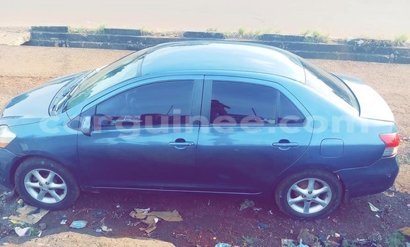 Buy Used Toyota Yaris Blue Car in Conakry in Conakry Buy Used Toyota Yaris Blue Car in Conakry in Conakry