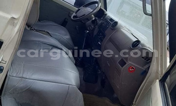 Buy Used Toyota Land Cruiser Beige Car in Conakry in Conakry Buy Used Toyota Land Cruiser Beige Car in Conakry in Conakry