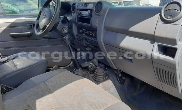 Buy Used Toyota Land Cruiser Silver Car in Conakry in Conakry Buy Used Toyota Land Cruiser Silver Car in Conakry in Conakry