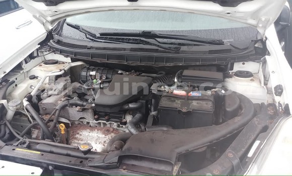 Buy Used Nissan Rogue White Car in Conakry in Conakry Buy Used Nissan Rogue White Car in Conakry in Conakry