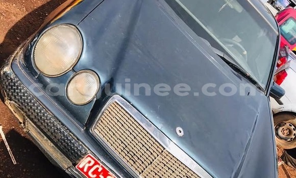 Acheter Occasion Voiture Mercedes-Benz E–Class Bleu à Conakry, Conakry Acheter Occasion Voiture Mercedes-Benz E–Class Bleu à Conakry, Conakry