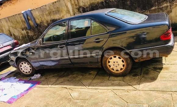 Acheter Occasion Voiture Mercedes-Benz E–Class Noir à Conakry, Conakry Acheter Occasion Voiture Mercedes-Benz E–Class Noir à Conakry, Conakry