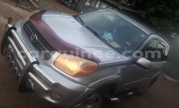 Acheter Occasion Voiture Toyota RAV4 Gris à Conakry, Conakry Acheter Occasion Voiture Toyota RAV4 Gris à Conakry, Conakry