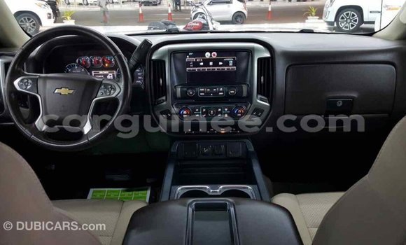 Acheter Import Voiture Chevrolet Silverado Blanc à Import - Dubai, Conakry