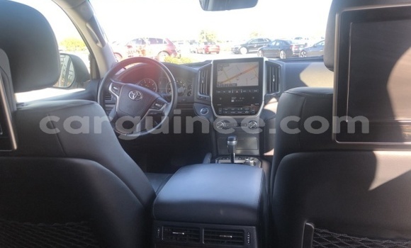 Buy Used Toyota Land Cruiser Prado White Car in Coyah in Coyah Buy Used Toyota Land Cruiser Prado White Car in Coyah in Coyah