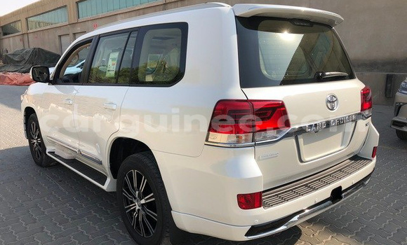 Buy Used Toyota Land Cruiser White Car in Dixinn in Conakry Buy Used Toyota Land Cruiser White Car in Dixinn in Conakry