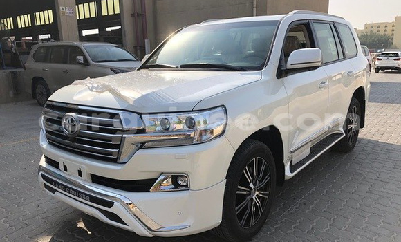 Buy Used Toyota Land Cruiser White Car in Dixinn in Conakry Buy Used Toyota Land Cruiser White Car in Dixinn in Conakry