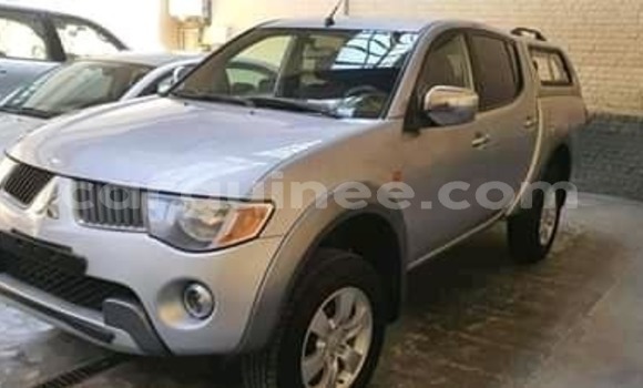Acheter Occasion Voiture Mitsubishi L200 Gris à Conakry, Conakry Acheter Occasion Voiture Mitsubishi L200 Gris à Conakry, Conakry