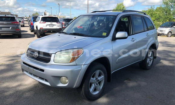 Acheter Occasion Voiture Toyota RAV4 Gris à Conakry, Conakry Acheter Occasion Voiture Toyota RAV4 Gris à Conakry, Conakry