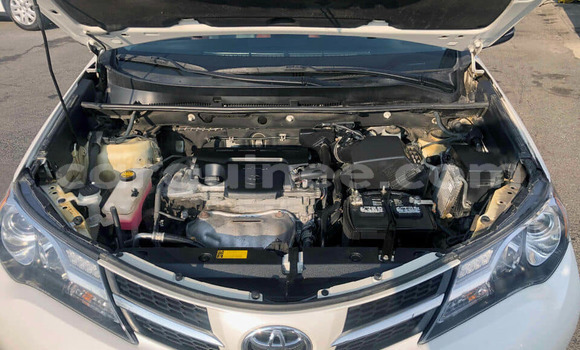 Acheter Occasion Voiture Toyota RAV4 Blanc à Conakry, Conakry Acheter Occasion Voiture Toyota RAV4 Blanc à Conakry, Conakry