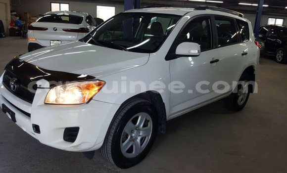 Acheter Occasion Voiture Toyota RAV4 Blanc à Conakry, Conakry Acheter Occasion Voiture Toyota RAV4 Blanc à Conakry, Conakry