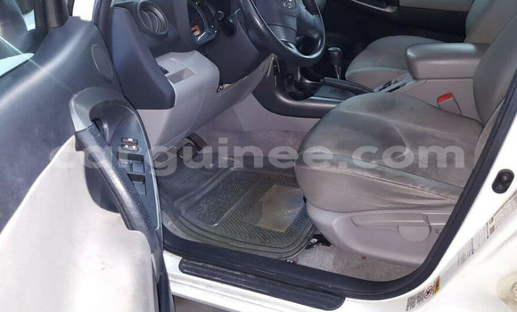 Acheter Occasion Voiture Toyota RAV4 Blanc à Conakry, Conakry Acheter Occasion Voiture Toyota RAV4 Blanc à Conakry, Conakry