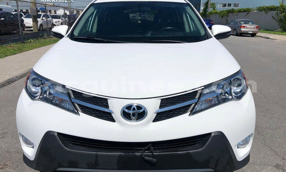 Acheter Occasion Voiture Toyota RAV4 Blanc à Conakry, Conakry Acheter Occasion Voiture Toyota RAV4 Blanc à Conakry, Conakry