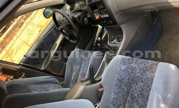 Acheter Occasion Voiture Mazda 323 Bleu à Conakry, Conakry Acheter Occasion Voiture Mazda 323 Bleu à Conakry, Conakry