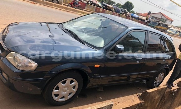 Acheter Occasion Voiture Mazda 323 Bleu à Conakry, Conakry Acheter Occasion Voiture Mazda 323 Bleu à Conakry, Conakry