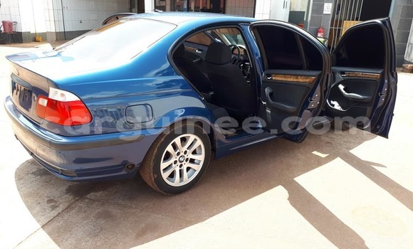 Acheter Occasion Voiture BMW 3–Series Bleu à Conakry, Conakry Acheter Occasion Voiture BMW 3–Series Bleu à Conakry, Conakry